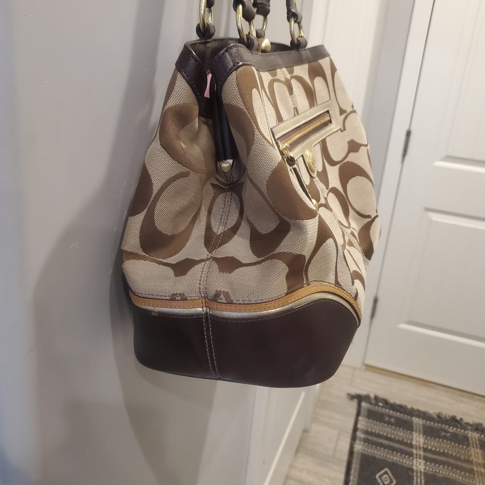 Coach Purse - Picture 4 of 7